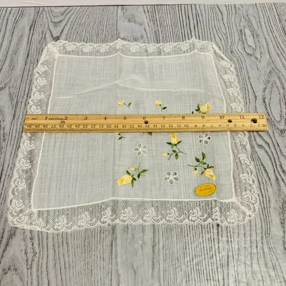 Vintage Cotton Laced Made In Switzerland Cream Yellow Flower Hankerchief - Picture 5 of 7